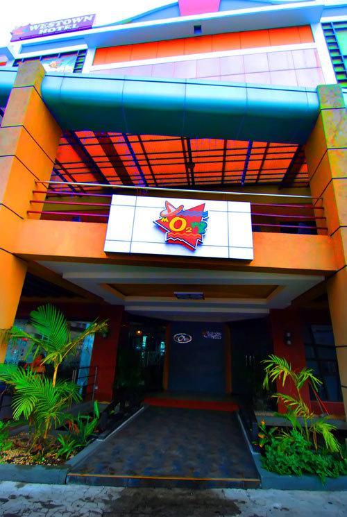 Mo2 Westown Hotel - Mandalagan Bacolod Exterior photo