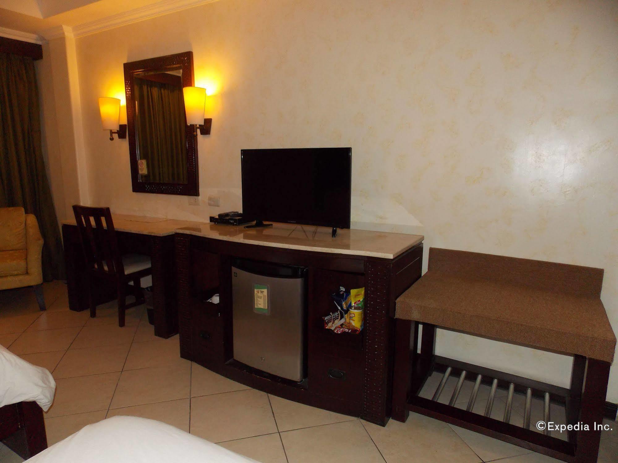 Mo2 Westown Hotel - Mandalagan Bacolod Exterior photo