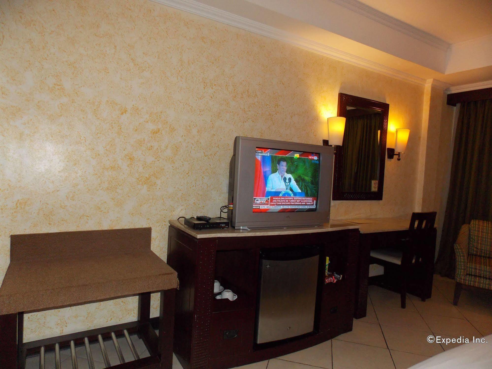 Mo2 Westown Hotel - Mandalagan Bacolod Exterior photo
