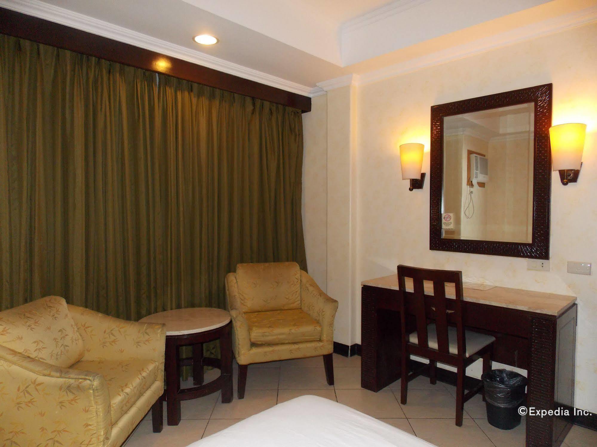 Mo2 Westown Hotel - Mandalagan Bacolod Exterior photo