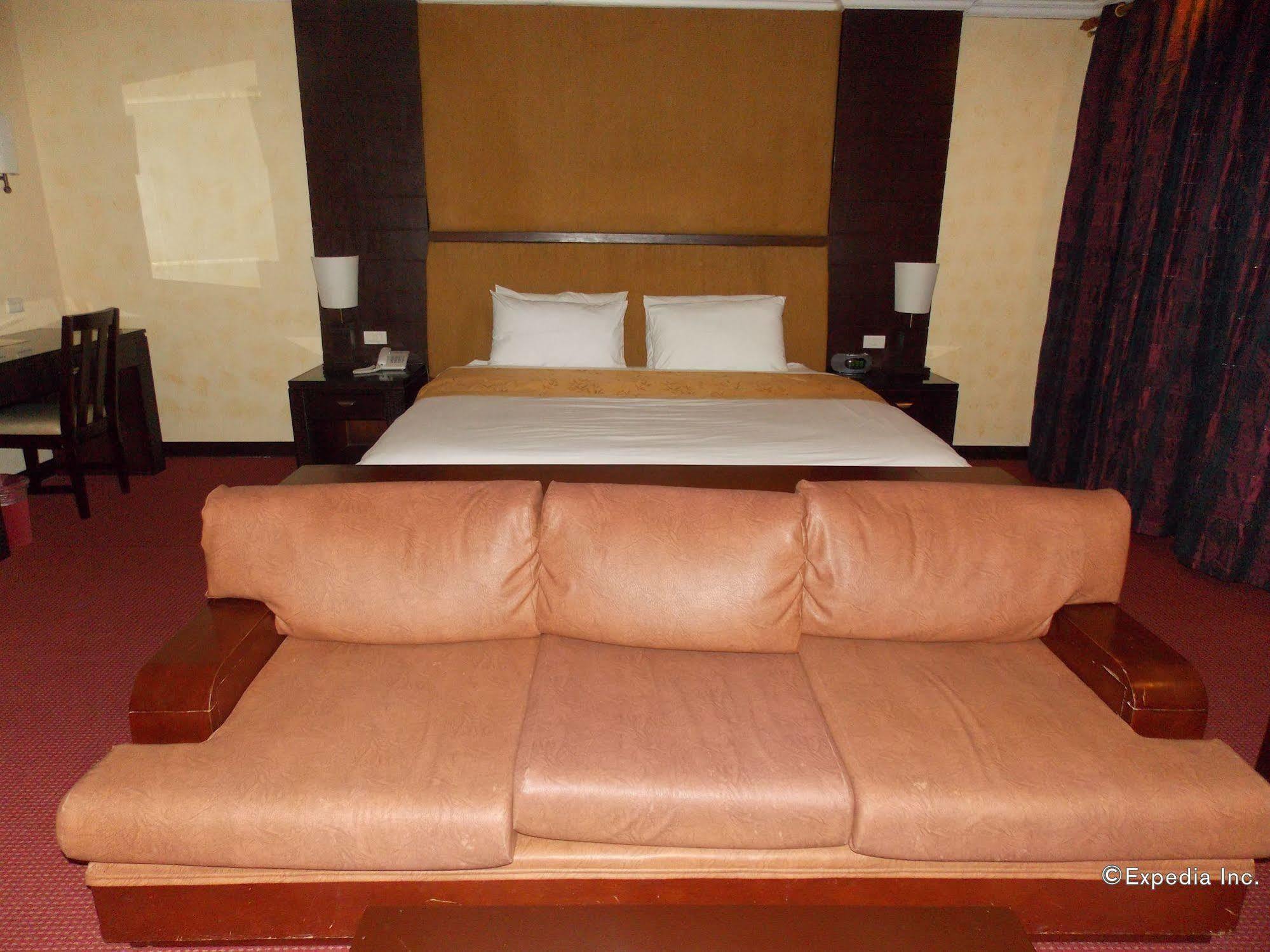 Mo2 Westown Hotel - Mandalagan Bacolod Exterior photo