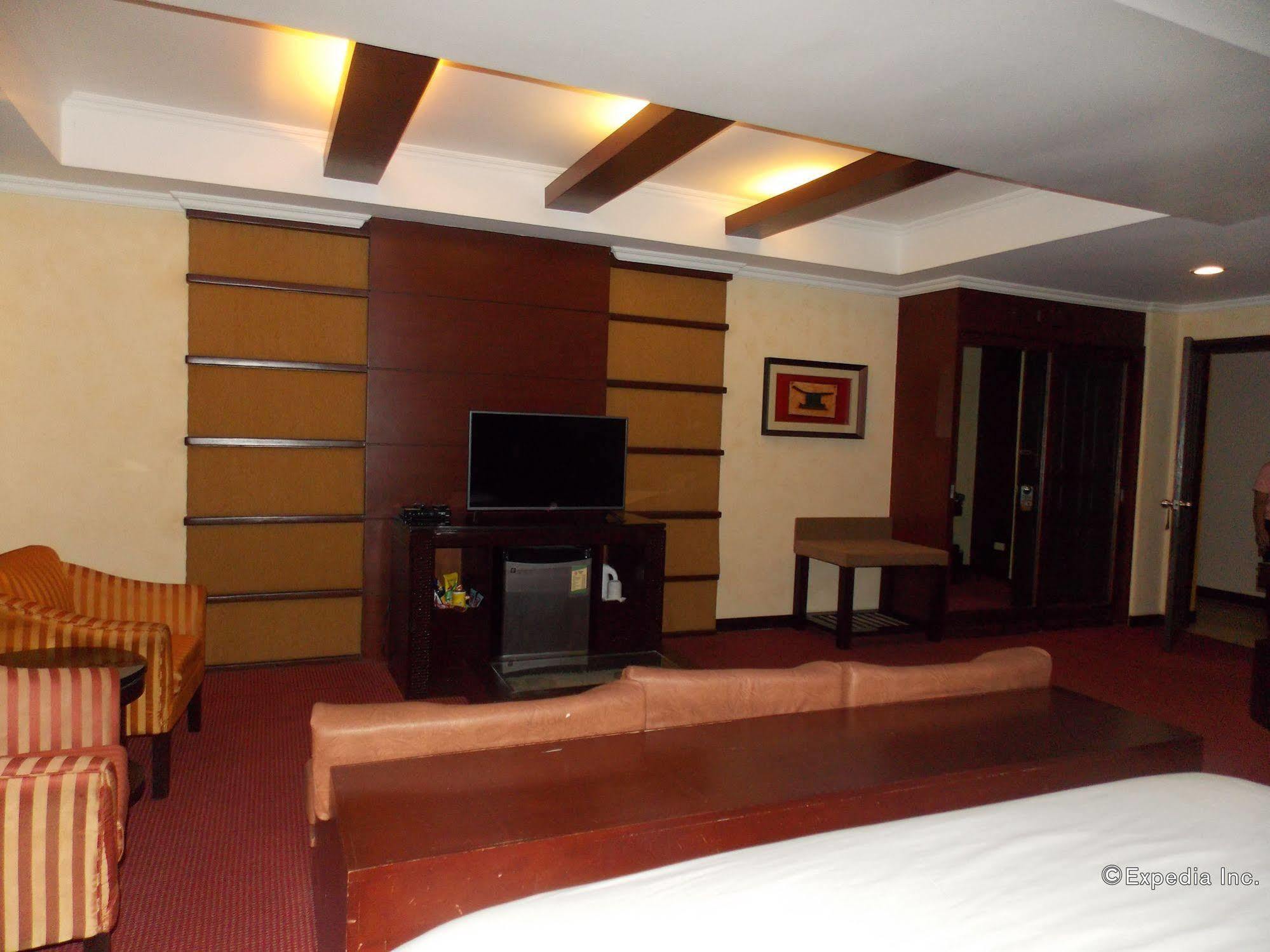 Mo2 Westown Hotel - Mandalagan Bacolod Exterior photo
