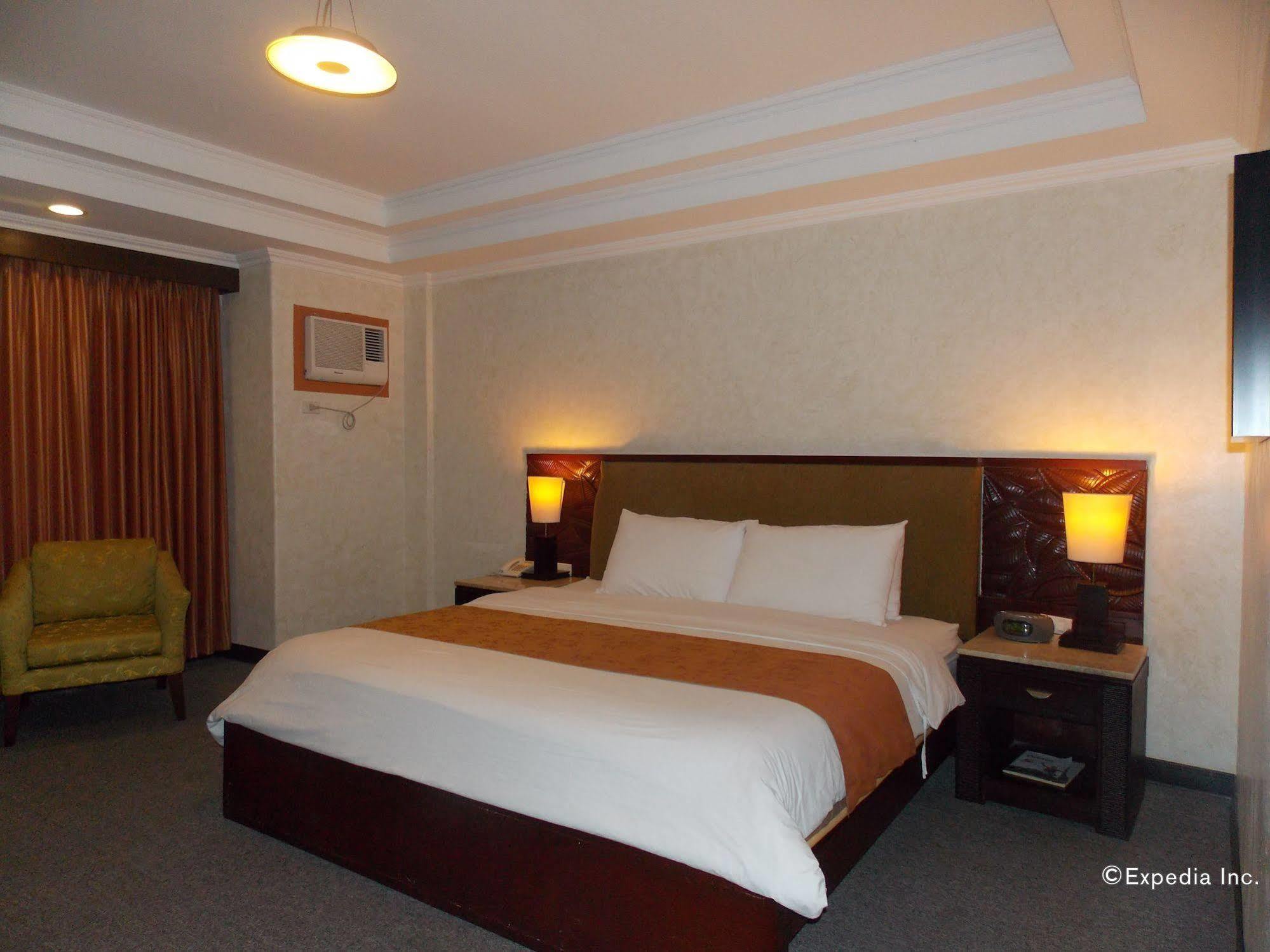 Mo2 Westown Hotel - Mandalagan Bacolod Exterior photo