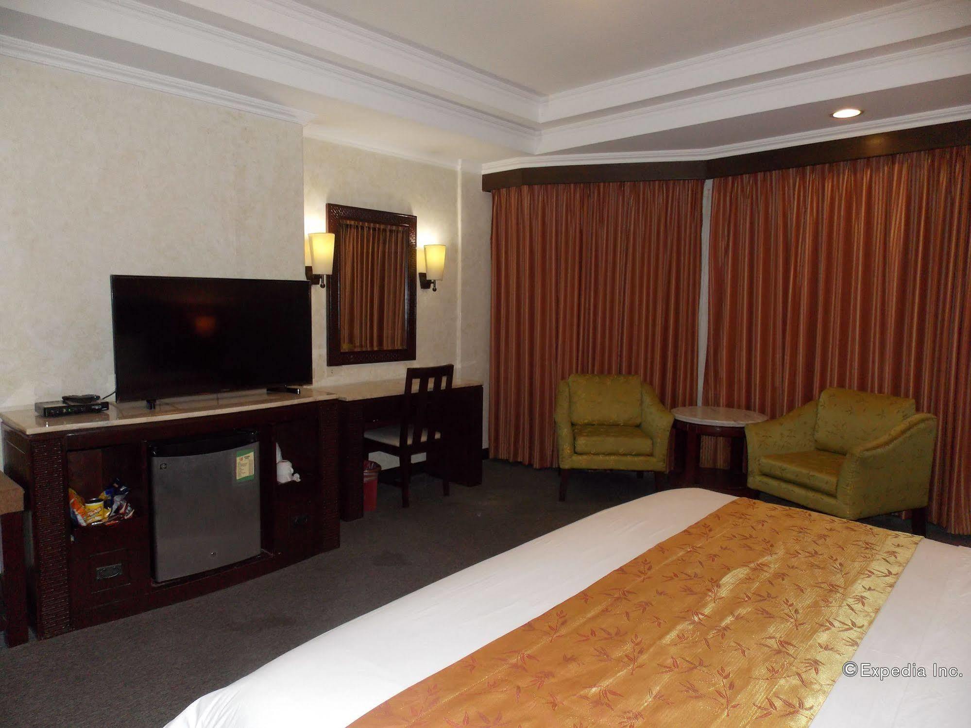 Mo2 Westown Hotel - Mandalagan Bacolod Exterior photo