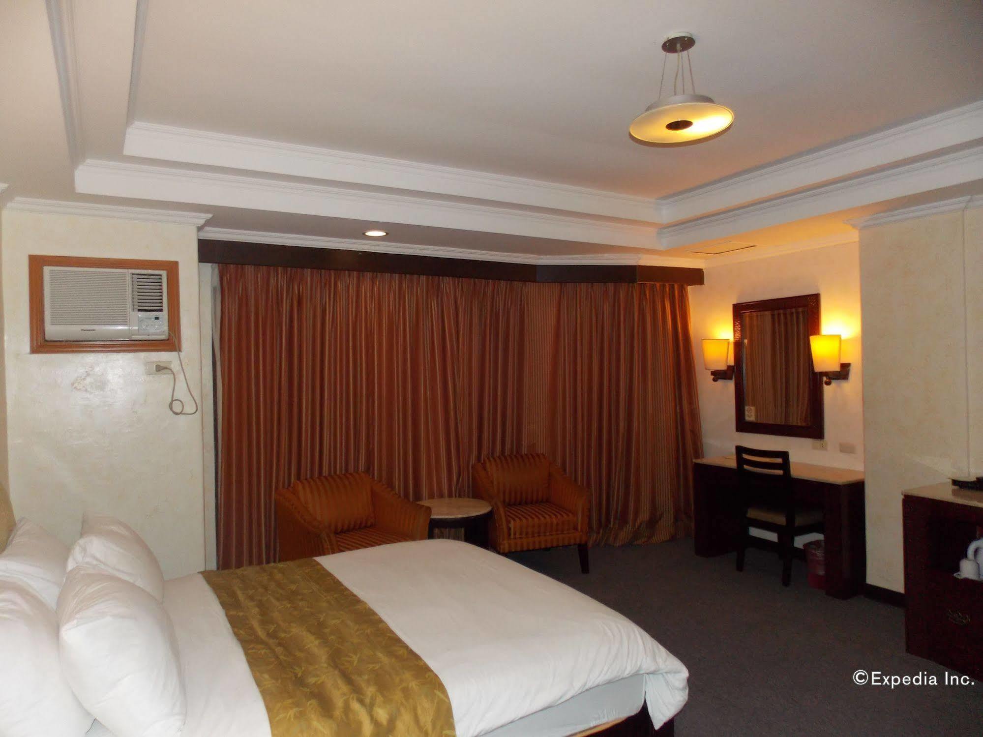 Mo2 Westown Hotel - Mandalagan Bacolod Exterior photo